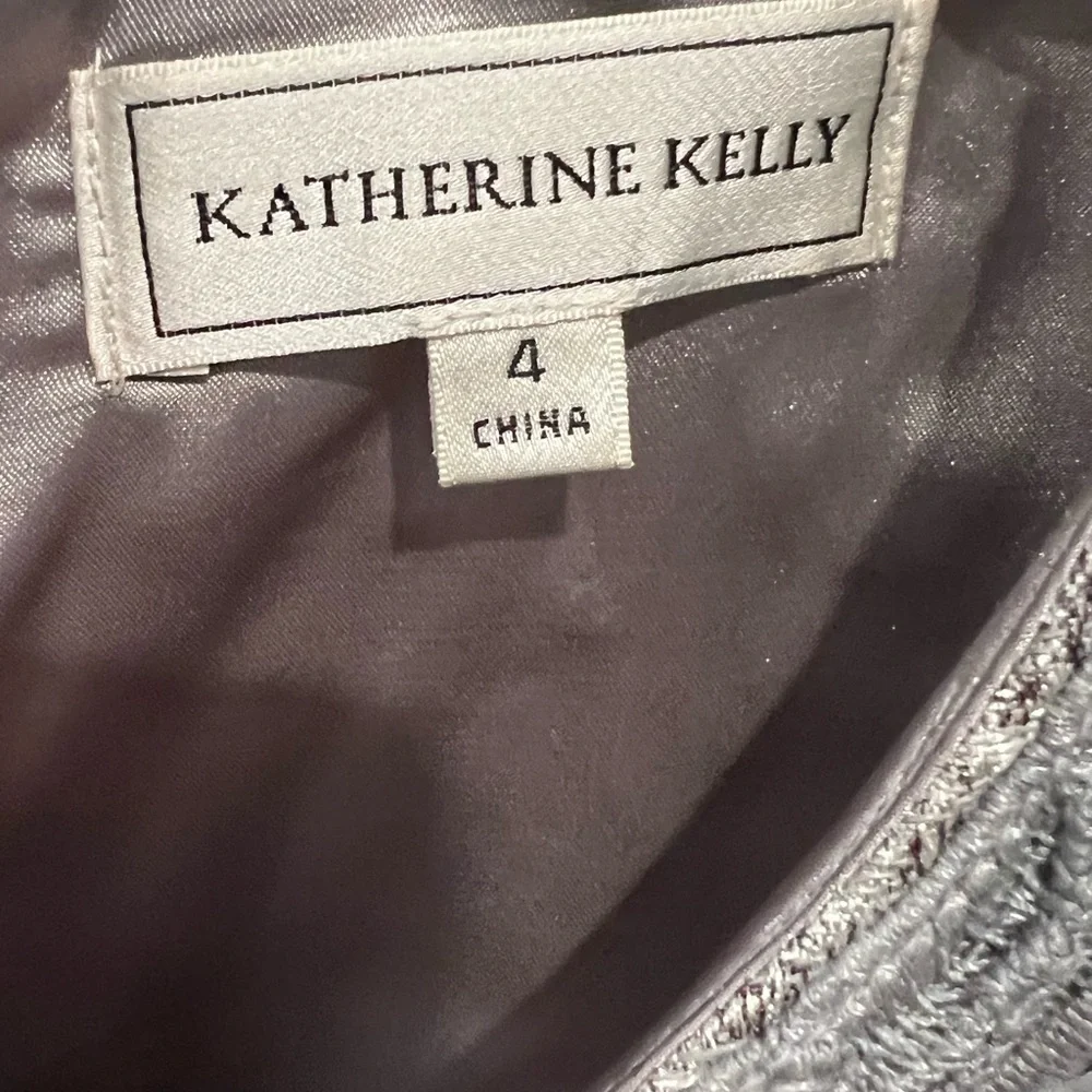 Katherine Kelly Gray Lace Cap Sleeve Sheath Dress Size 4 NWOT - Picture 3 of 4
